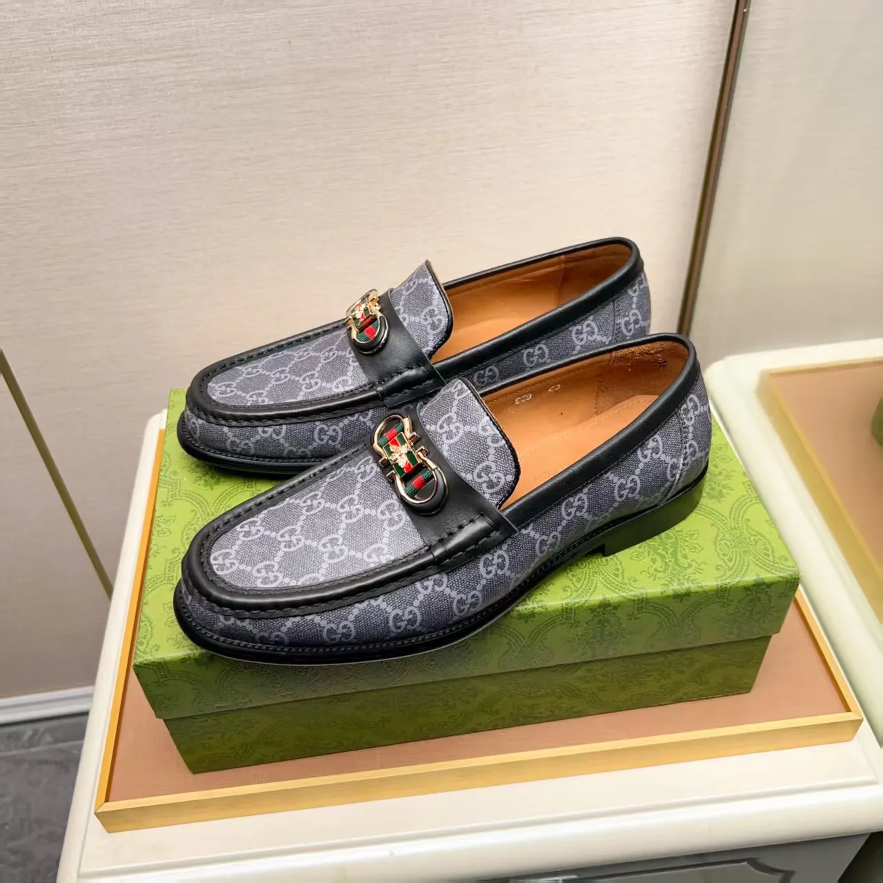 Men's men's shoes 💰460 🆘【GUCCI】Gucci ·🐂里· Hot-selling pea shoes top brand luxury, top quality, the latest fashion pea shoes.. The upper is made of original first-layer cowhide. (Full first-layer water-dyed 🐂 leather·inner). The original stylish and stylish soft rubber wear-resistant and non-slip outsole is light and comfortable on the foot, available in 3 colors! Matching code: 38-44 (customized at 45.46.47)